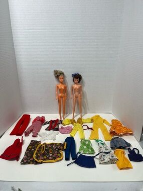 VINTAGE Barbie type dolls with clothes lot
